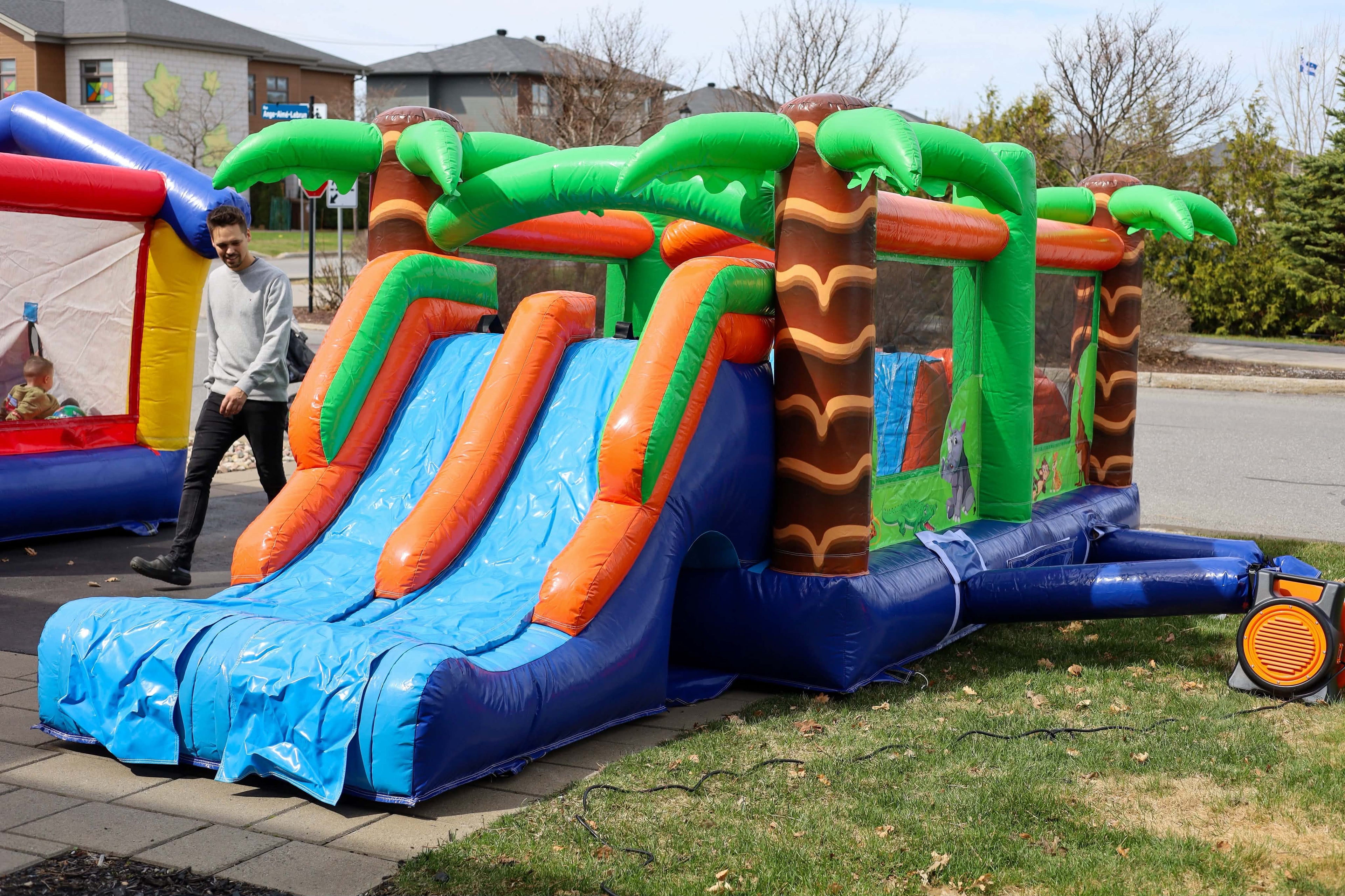 Jeu gonflable – Course Tropicale